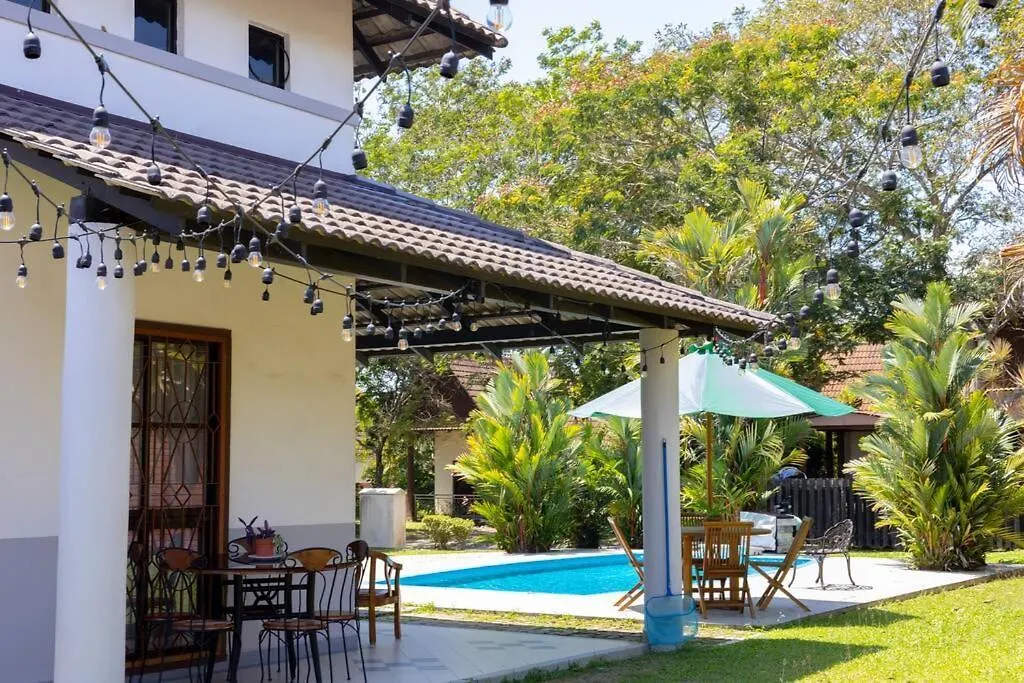 Loft Villa 1190 - Islamic Homestay Malacca 0*,  Malaysia